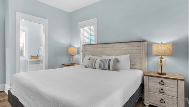 Dog Friendly @ Bungalows at Seagrove; 2 Blocks to Beach ~ Overlooks Pool/spa - Foto 3, Habitación