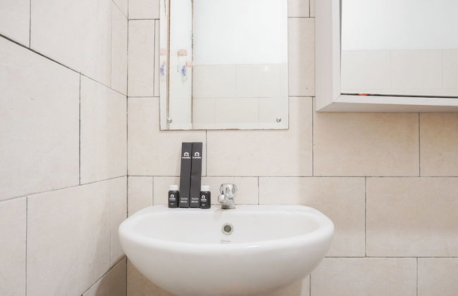 Comfort Living Studio At Margonda Residence 1 Apartment - Foto 6