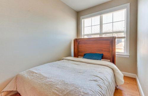 Modern 3BR Townhome | 3 Mi to Dulles and Reston TC - Foto 17