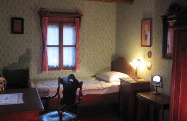 Cottage on Hill - Photo 9