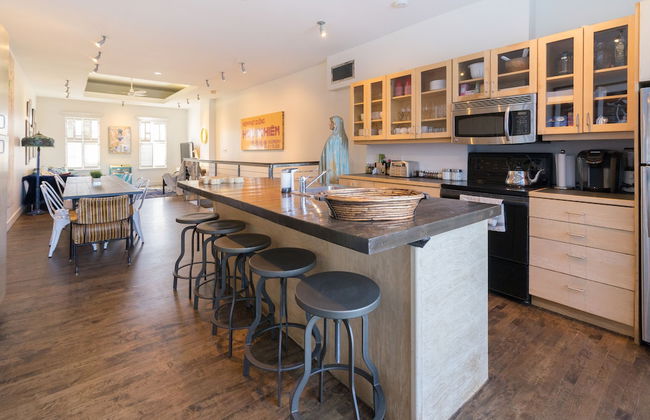 Applewood Suites - The Ossington Loft - Photo 22