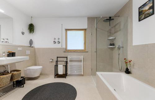 HOIMATglück - Großes Apartment mit 3 Schlafzimmern, überdachtem Balkon & separatem WC in ruhiger Lage - Foto 13