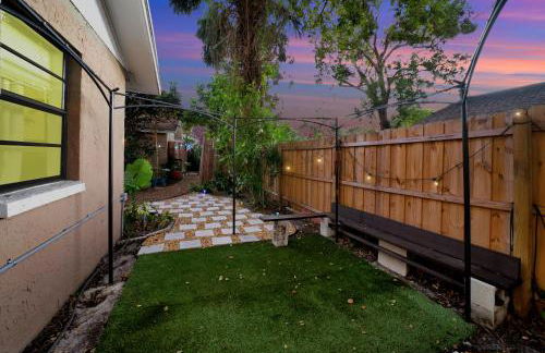 Zen Jungle House by Busch Gardens Sleeps 12 with Outdoor Games & Detached Play Space! - Foto 33