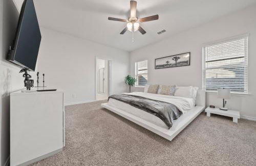 Luxurious 4-Bed Home with Pool Table & Nearby Pool - Foto 20