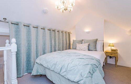 Country Charm Cottage Sleeps 4 & Free Parking - Photo 35