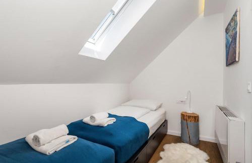 Modern Alpine Monsalbius Chalet - Foto 26