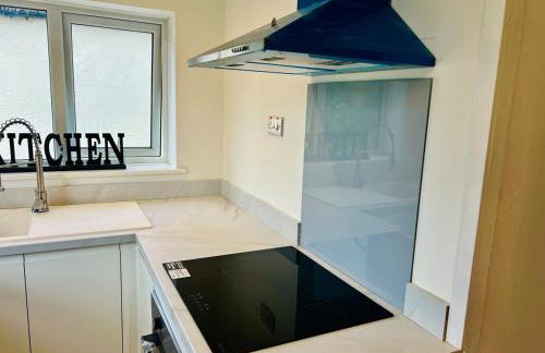 Large central 3 bedroom apartment superking 5 guests - free parking - Photo 18