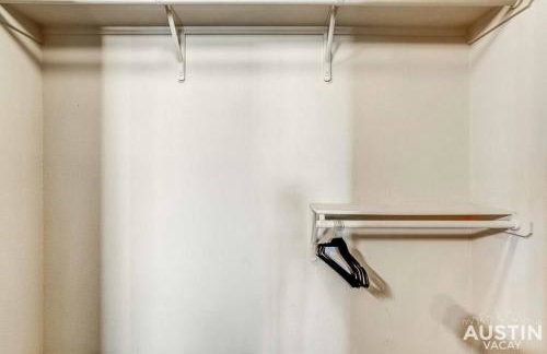 Space for 8 Near Downtown Easy Walk to UT Campus - Foto 19