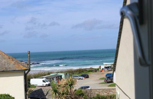 STYLISH, BEACHSIDE apartment, sea views - Foto 9