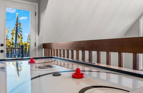 Cozy A-Frame Retreat - Hot Tub, Forest Views - Photo 49