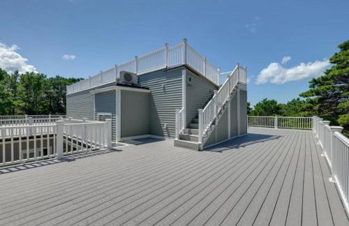 Cape Cod Home w/Ocean View, Roof Top, Pool & Hot Tub - Photo 36