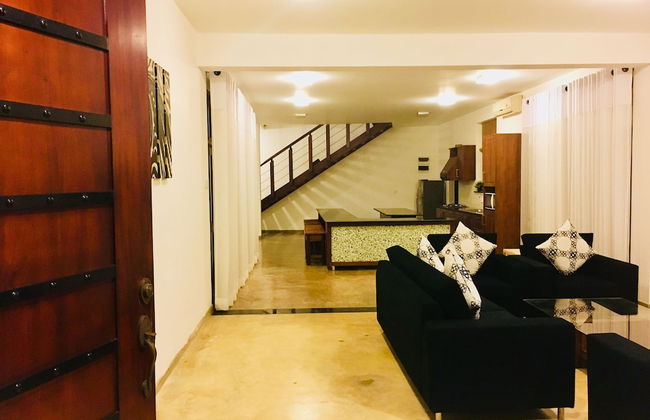 8 Plus Villa - Photo 2