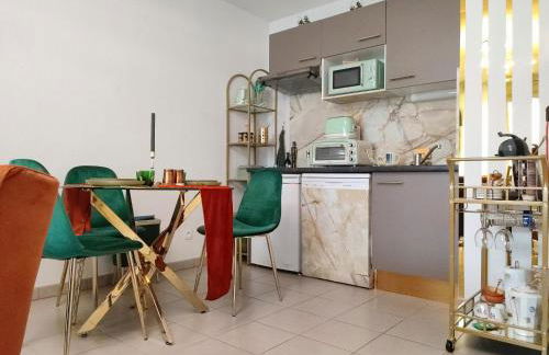 ESCAL'HOME , appart design au pied de l'aéroport,parkings - Foto 5