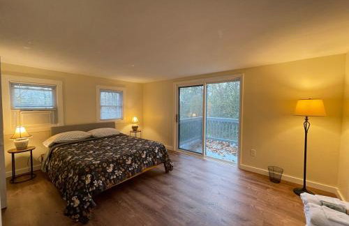 Dual-Home Berkshire Retreat Sleeps 16 - Foto 12