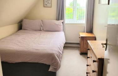 Two Bed First Floor Apartment in Village location - Photo 10