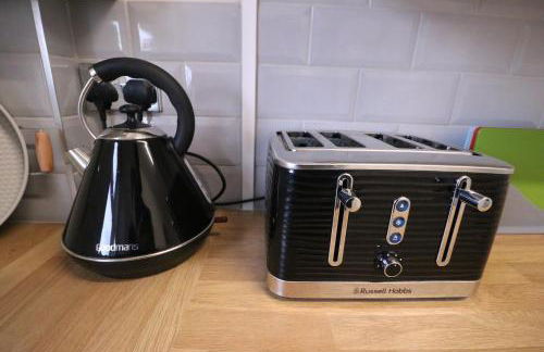 Amaya Five - Newly renovated - Very spacious - Sleeps 6 - Walking distance to town centre - Grantham - Free Gym Access - Foto 14