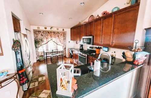 Peaceful Falcon Hot Tub Pet Friendly 3 King Beds - Foto 16