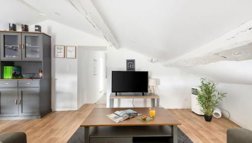 Appartement sous combles - vieille batisse proche centre ville - Foto 5