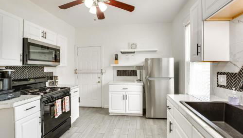 Luxurious 2BR Kansas City Condo Near Downtown - Photo 2