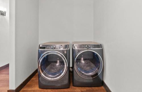 Snowghost Den-Luxury Ski In Ski Out Home Sleeps 9 with 3 Bedrooms 2 and a half Bathrooms and Private Hot Tub - Foto 28