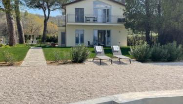 The Boathouse, at the lake - Photo 2