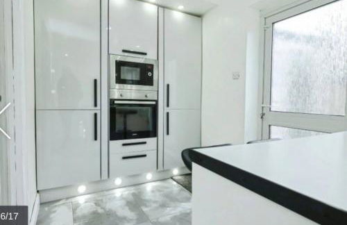 2 Bed Terrace House with modern touch - Foto 5