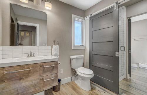 Red Rock Loft! Trails Apartment w BBQ & Fire Pit - Foto 33