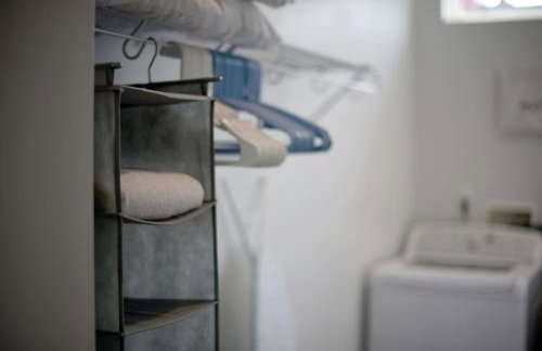 HostWise Stays - The Larryville - Amazing Bathroom, Perfect Location, Custom Build - Foto 42