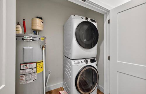 Stylish Downtown Unit with Historic Charm apts - Foto 25