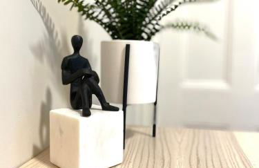 2 BR City Sanctuary - 5 Mins to Historical Salem! - Photo 30