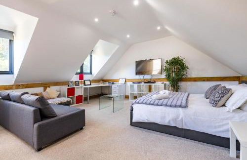 Period Luxury Converted Barn Windsor/Maidenhead - Perfect for family groups - Foto 115