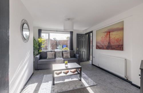 Modern 3 Bed House-Free Parking-by Holiday Homes - Foto 25