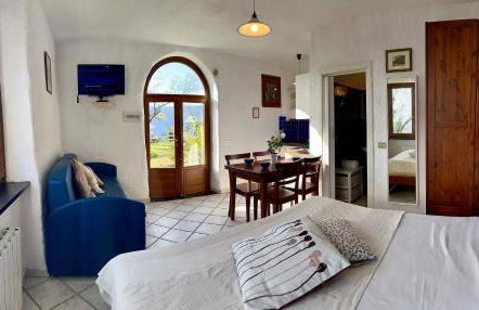 Panoramic Rural House With Garden - Photo 51