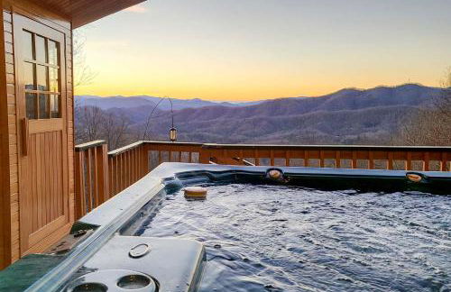Smoky Mountain Cabin with Hot Tub and Views! - Foto 1