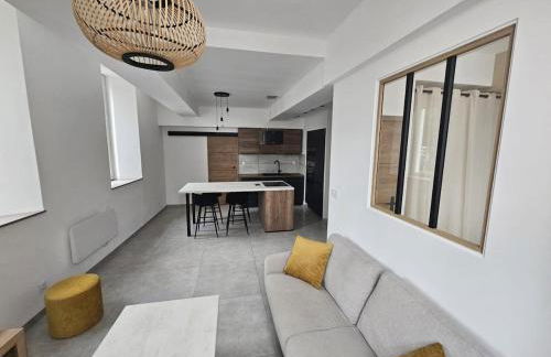 Grand T2 Refait à Neuf & Place De Parking - Foto 3