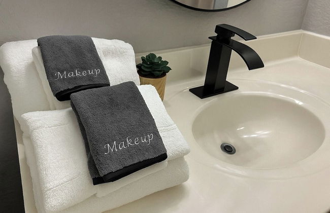 3BR Townhome w/ Pool & BBQ Near Disney - Photo 12