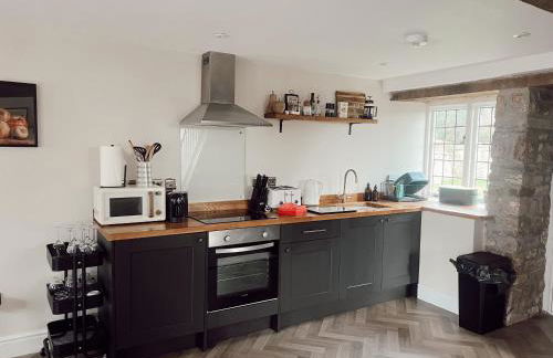 Gardener's Cottage at Mathern Palace - Photo 6