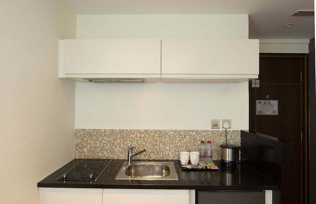 Number One Tower Suites - Photo 35