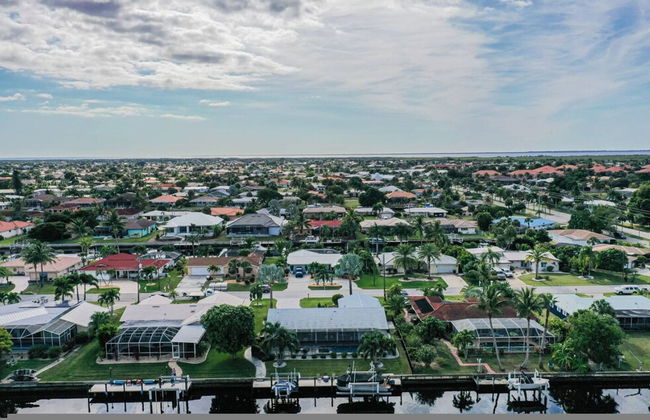 Tranquility - Waterfront Villa With Pool Dock - Photo 67