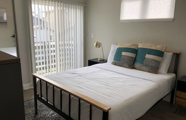 Brand NEW Modern Luxury 3bdr Townhome In Silver Lake - Photo 2