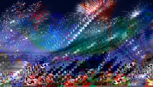 Spectacle dans le Centre Culturel et de Congrès Kalakriti