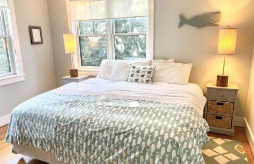 Modern Family Home Walkable to Town - Foto 40