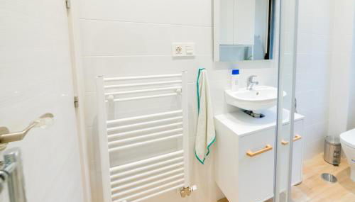 TrendyHomes Granada - moderno apartamento a 15 minutos del centro - Foto 2