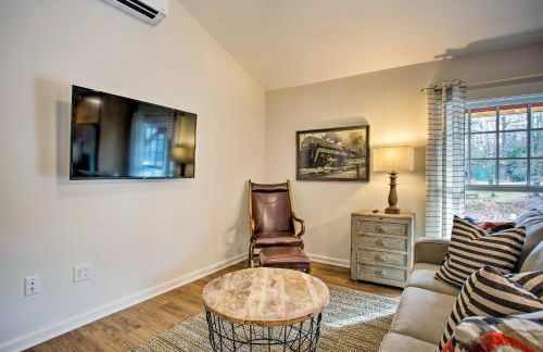 Walk to Main Street Eats Remodeled Saluda Apt - Foto 2