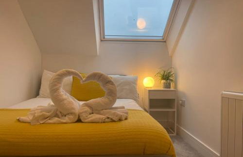 Stunning Penthouse in Penzance "Amazing Sea Views" - Photo 17