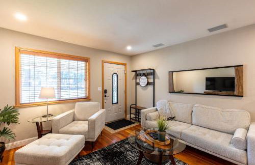 Chic, and Cozy, Centrally Located getaway - Foto 12