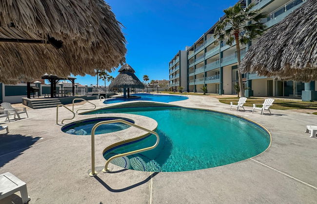 2BR Sunset Escape for Families - Foto 41