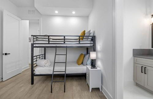 2 Million Villa Heated Pool w Luxury Spa 6BR & 6BR Waterfront by Canal - Foto 50