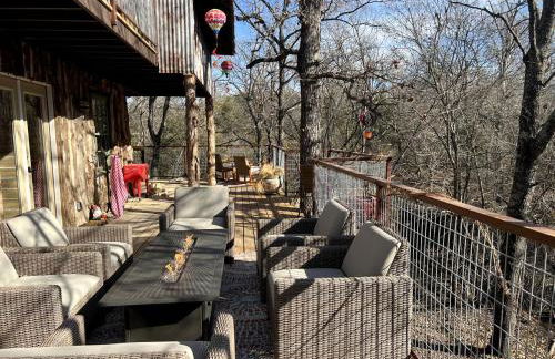Magical Treehouse with Slide by Brazos River for Family Glamping Adventures in Texas - Foto 24