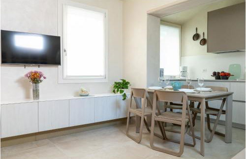 Tiffany Silver - Photo 28